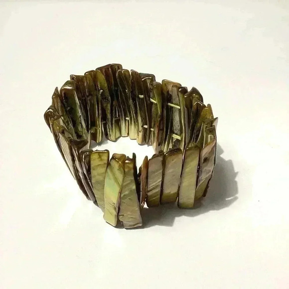 Vintage Mother of Pearl Abalone shell strips iridescent green stretch bracelet - Picture 3 of 3